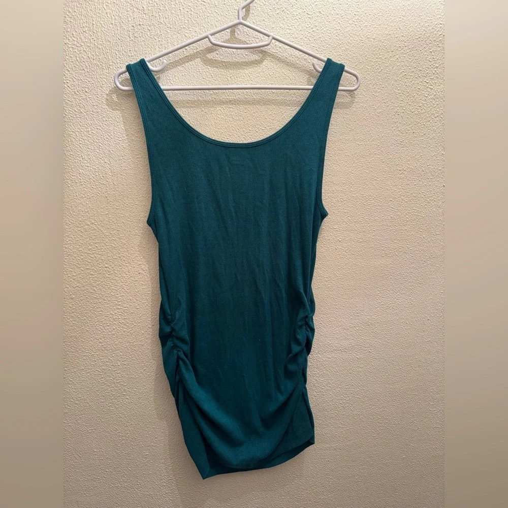 Women’s Maternity Old Navy Tank Top in Jet Stream - Picture 3 of 4